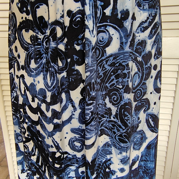 Chaps Navy & White Floral Maxi Dress Size M – Like New - Picture 11 of 15